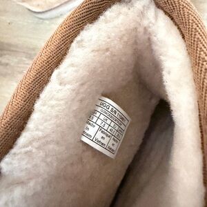 UGG womens Classic Brown Suede Boots